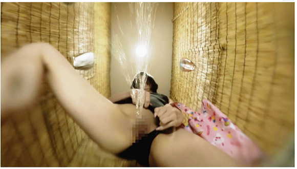 女性立ちション