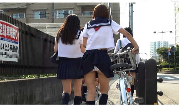パンチラ