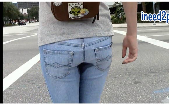 「Real omorashi wetting her jeans and spandex trailer」【Diaperperv】