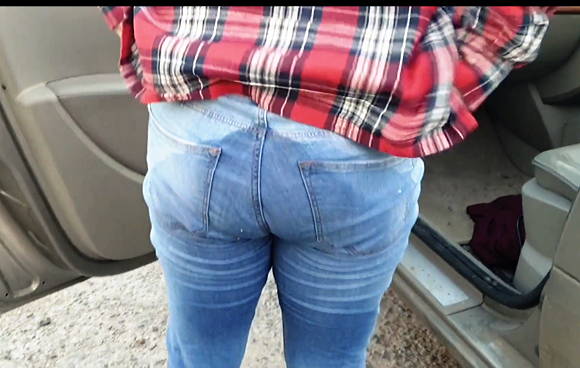 「Purposely Pissing My Jeans In Public, then again in the car. Older video」【AliceWetting】