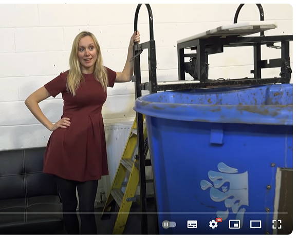 「Lisa Tests Our Mud Dunk Tank」【MostwamTV】