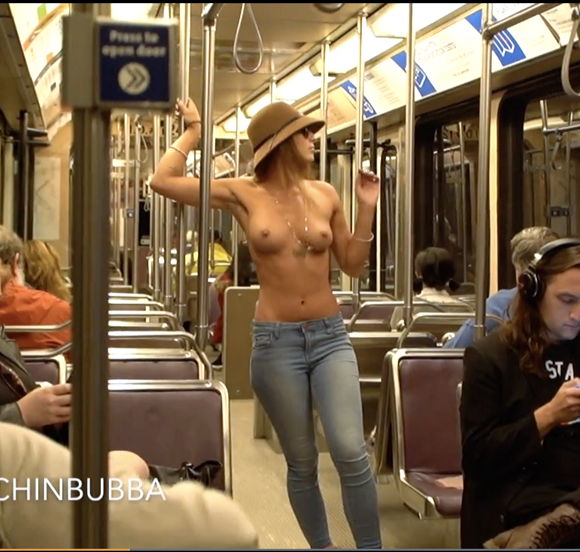 『電車の中でトップレスのホットな女の子』【bitchinbubba】