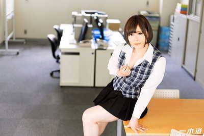 【海咲なみ】『働きウーマン ~仕事もエッチもそつなくこなす美人OL~』【無修正+一本道+画像40枚】