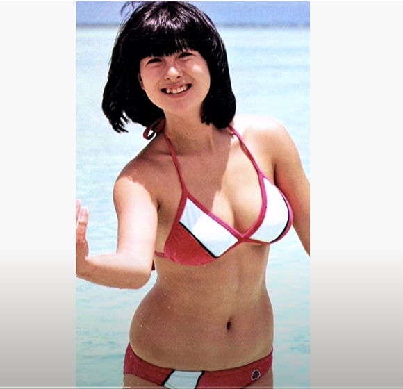 『[究極の水着シリーズ１１]河合奈保子　ＢＧＭ Hold Me Thrill Me Kiss Me  Gloria Estefan』