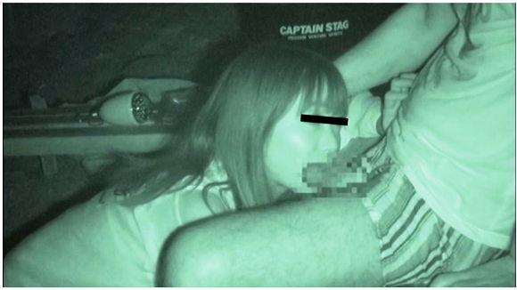 ハメを外して青姦している客を覗き続けているキャンプ場管理人の本物盗撮映像